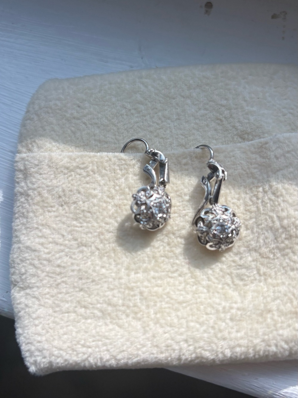White Gold antique looking Filigree Drop Earrings - White